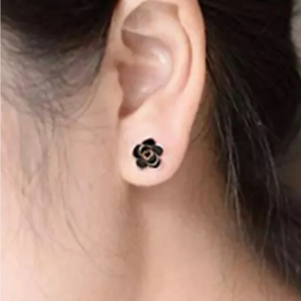 New Lovely 925 Sterling Silver Onyx Flower Studs